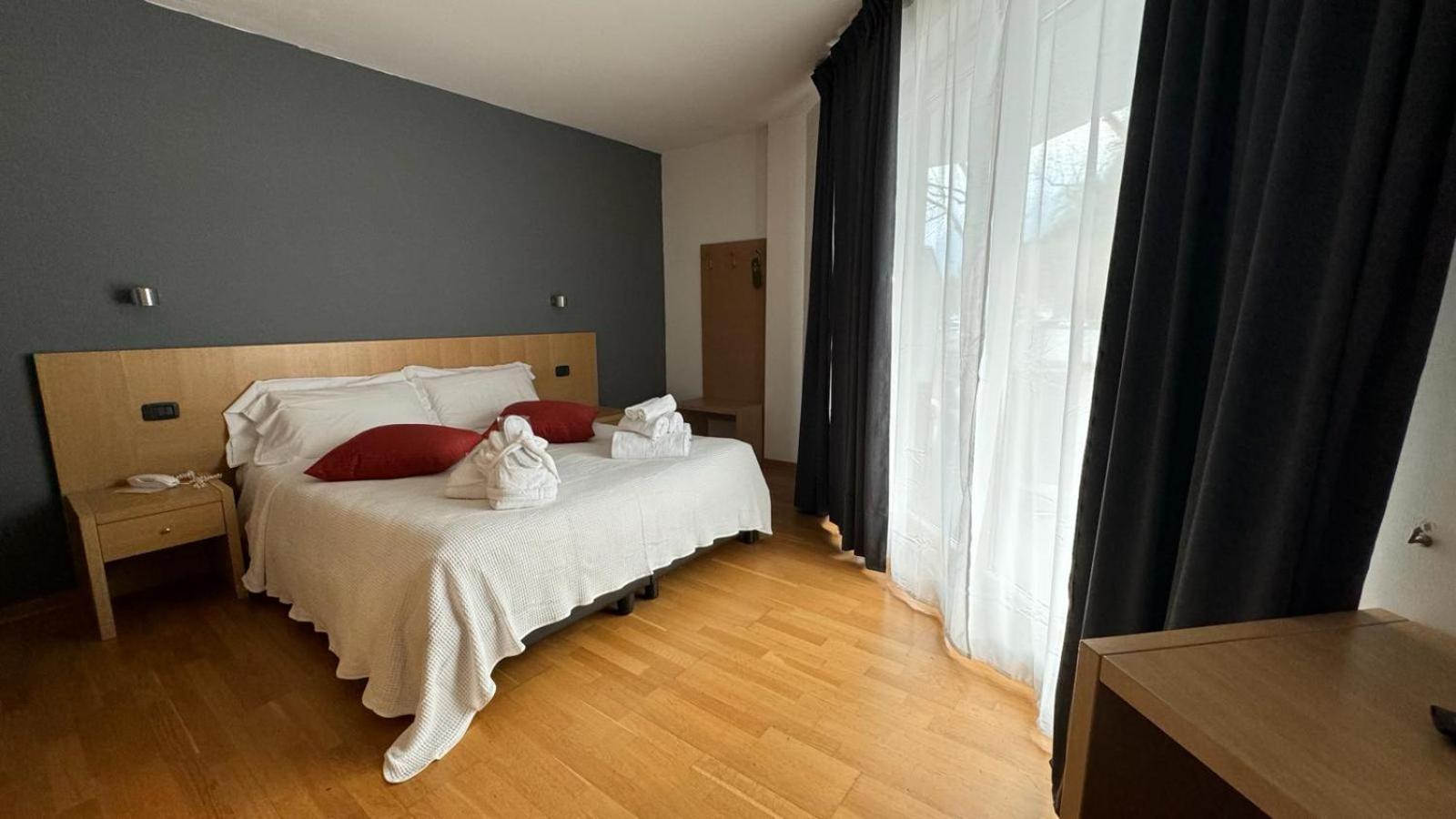 Hotel Oasi Wellness & Spa Riva del Garda Eksteriør bilde
